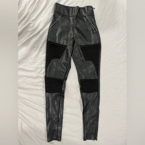 Vegan Leather Ribbed Leggings. SIZING IN UK. UK10/US6